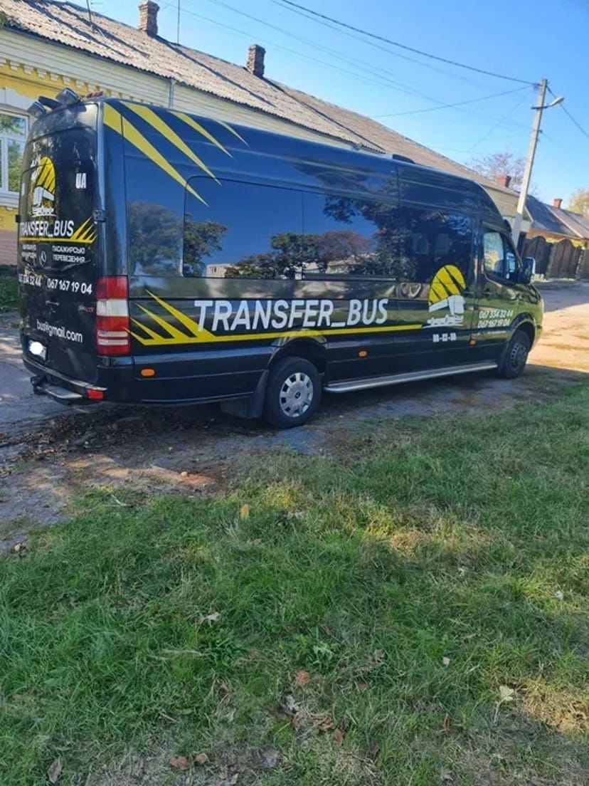 Пасажирські перевезення. 21 пас. місць по Україні та Європа. 15₴ / км.