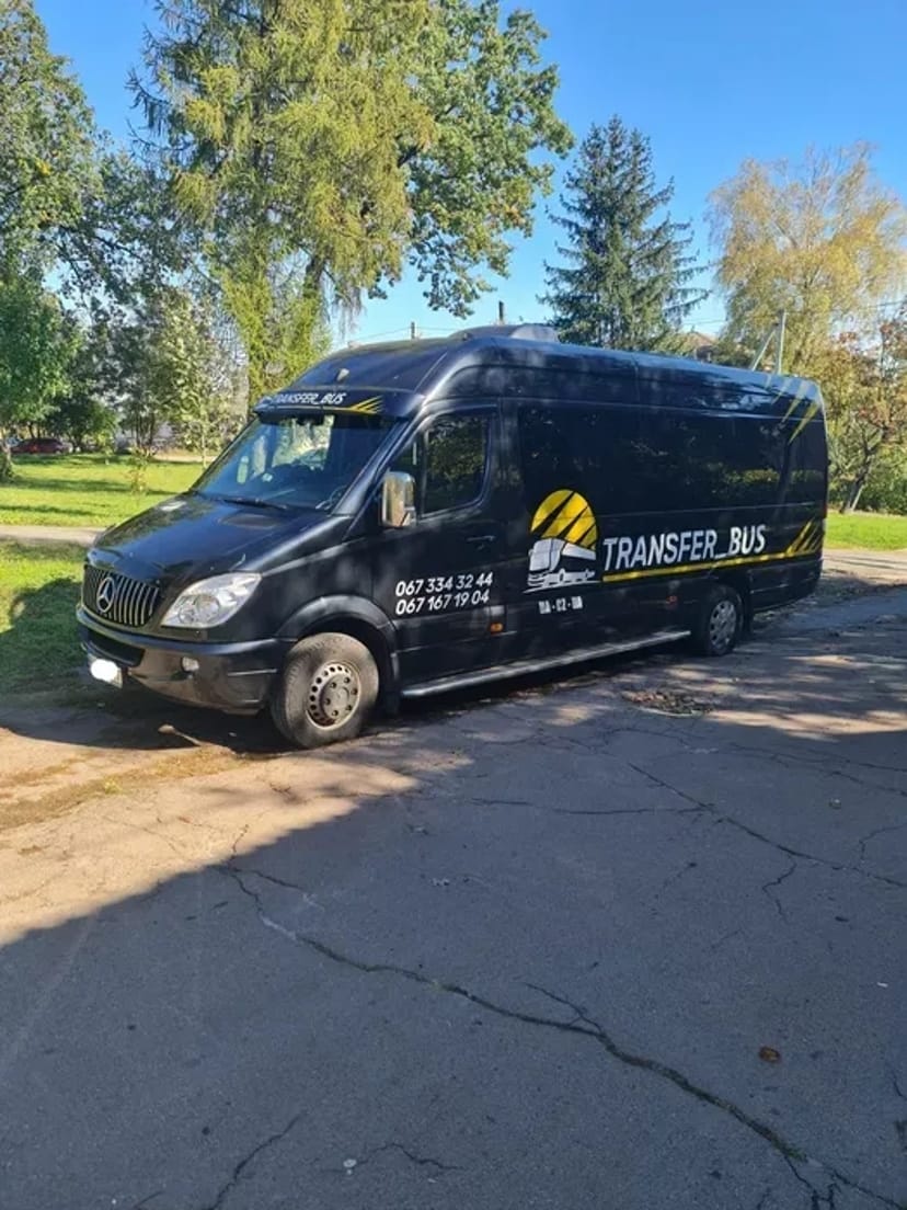 Пасажирські перевезення. 21 пас. місць по Україні та Європа. 15₴ / км.