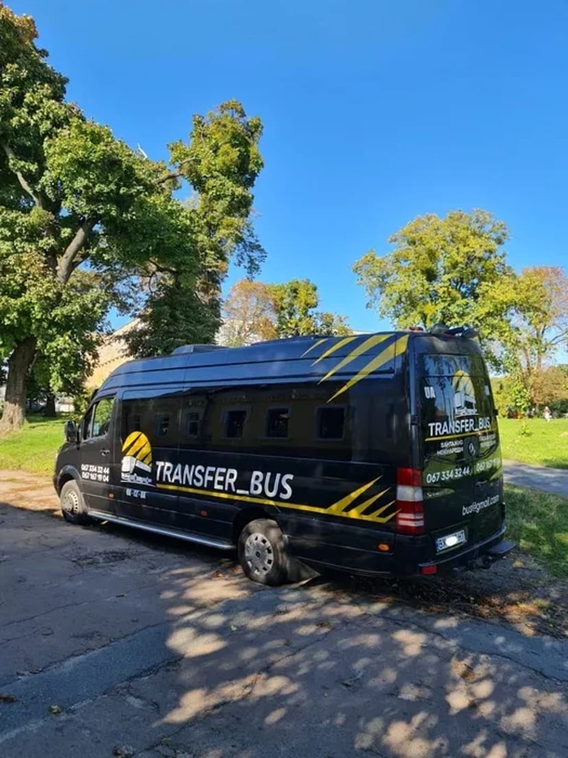 Пасажирські перевезення. 21 пас. місць по Україні та Європа. 15₴ / км.