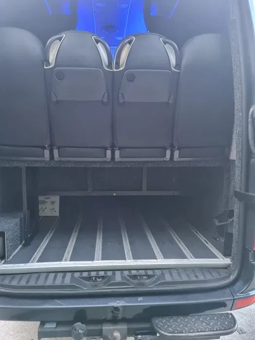 Пасажирські перевезення. 21 пас. місць по Україні та Європа. 15₴ / км.