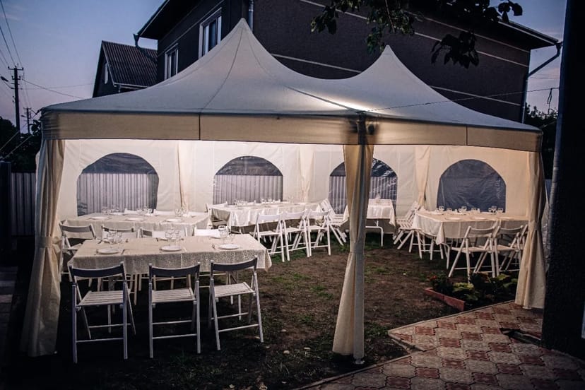 Стільці білі розкладні Чернівці