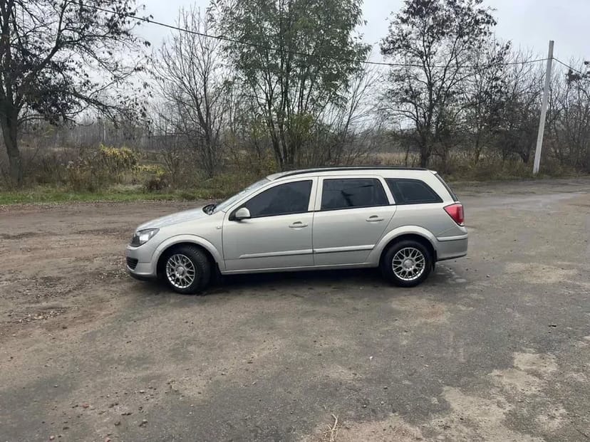 Подобово автомобіль без водія , на газу , з кондиціонером , ідеальний варіант для поїздок по місту та подорожей