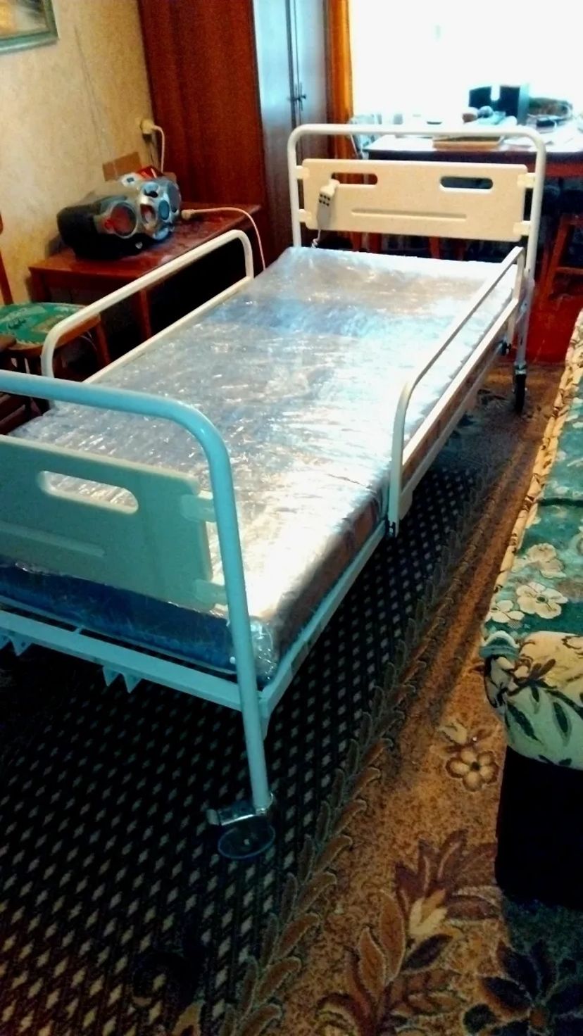 Медичне ортопедичне ліжко з електричним регулюванням Чотирисекційне