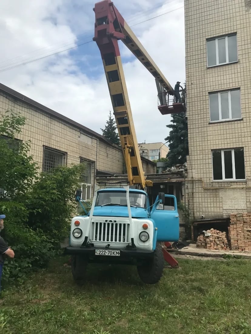 Послуга ліктьової автовишки АГП-18 від власника.