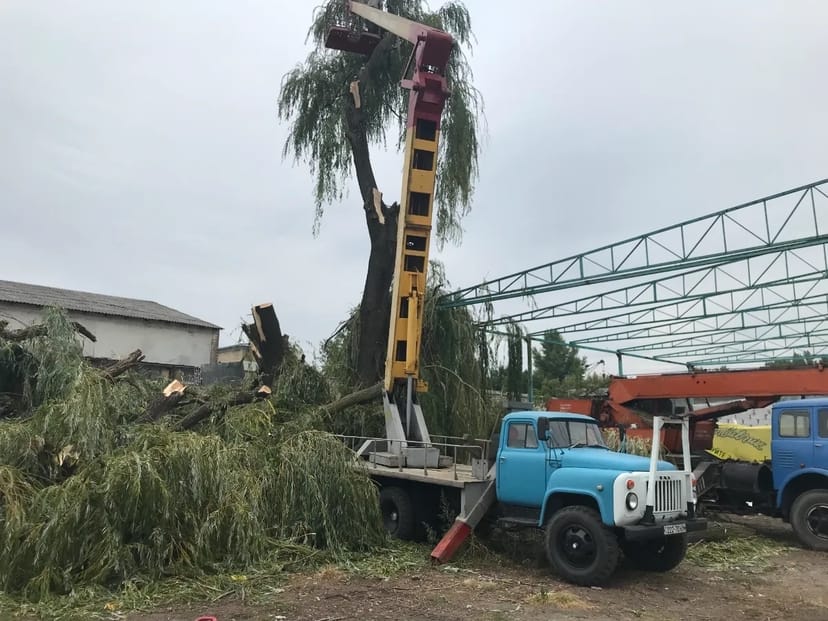 Послуга ліктьової автовишки АГП-18 від власника.