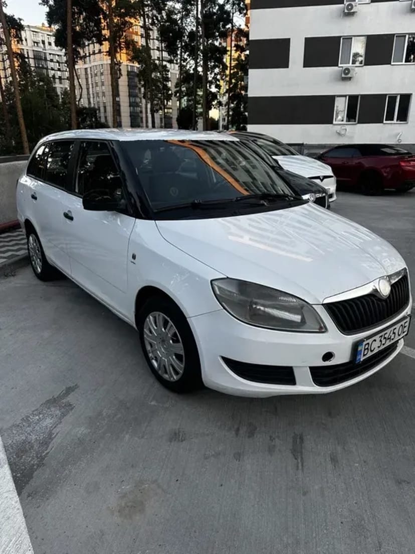 Авто skoda fabia 2010 1.6 дизель універсал