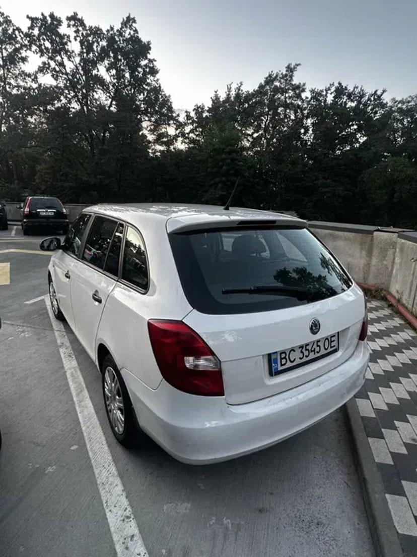 Авто skoda fabia 2010 1.6 дизель універсал