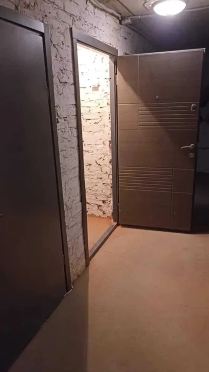 Комора зі зручним розташуванням