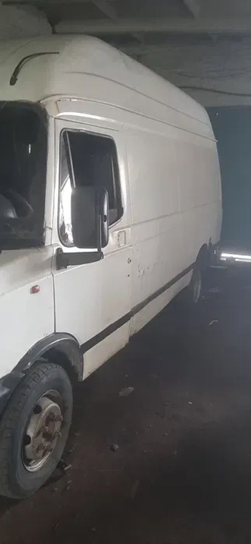 Мікроавтобус Volkswagen,  Iveco, Хьюндай, Мерседес