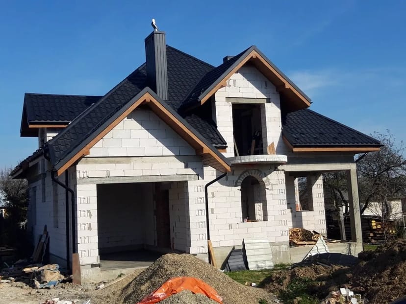 Монтаж дахів, водостічних систем, підсофітів. Все для даху!