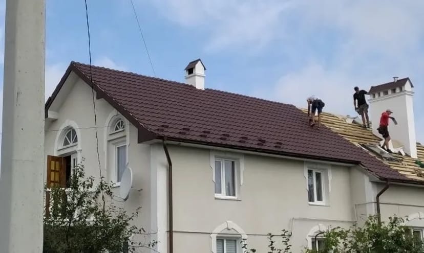 Монтаж дахів, водостічних систем, підсофітів. Все для даху!