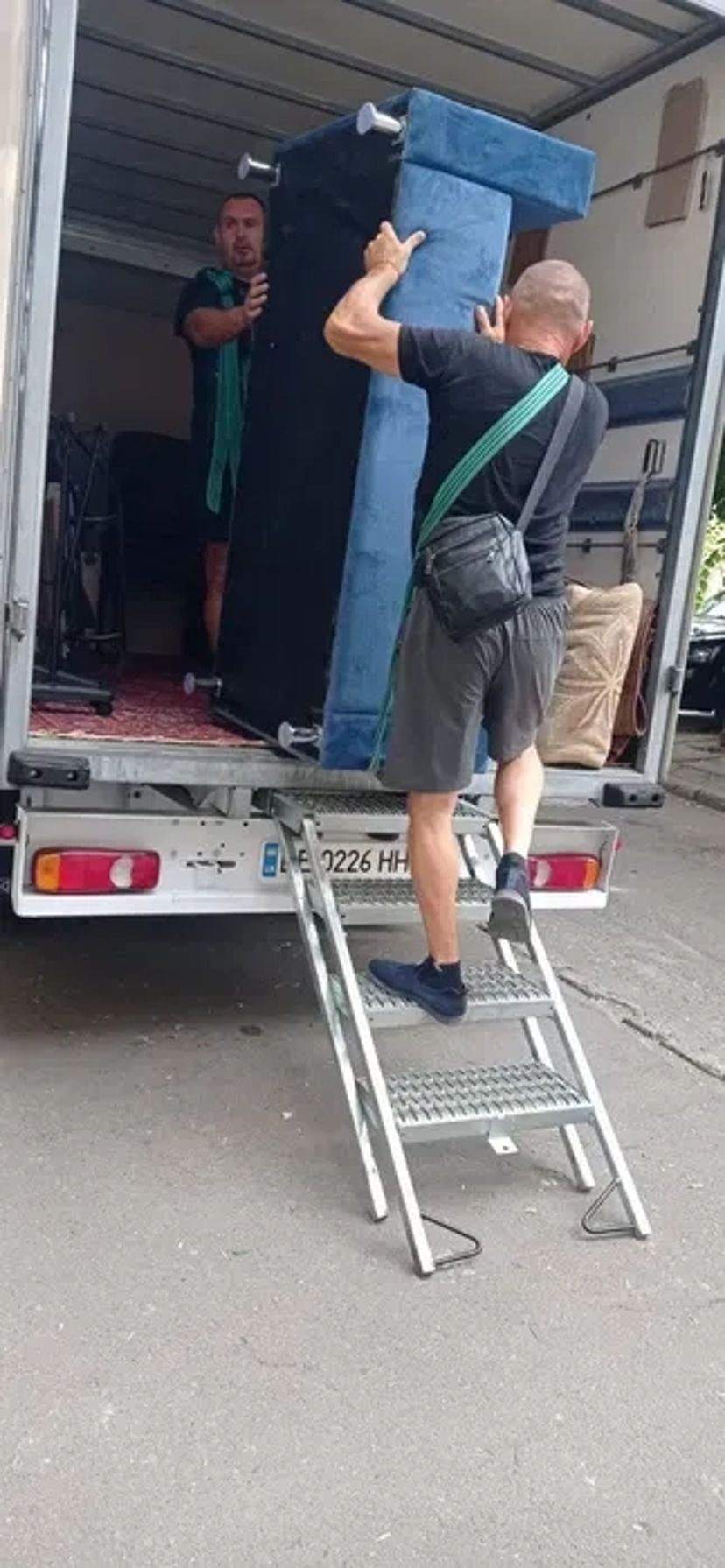 Домашні. Офісні, Торгові, промислові переїзди. Переїжджайте з нами.