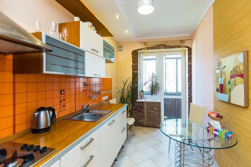 Гарна та затишна (до 7осіб) 2х кімн квартира подобово в центрі Львова