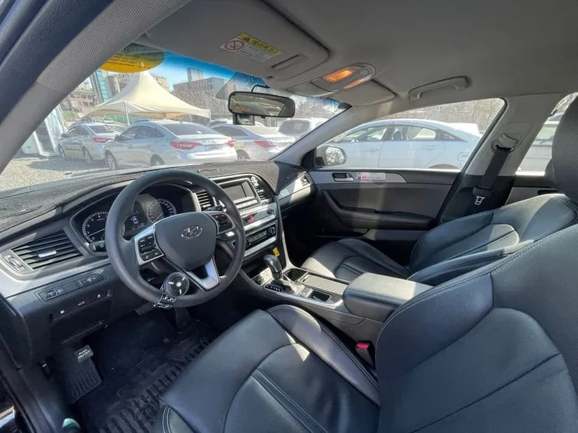 Авто бізнес класу Hyundai Sonata 2016-2018 року
