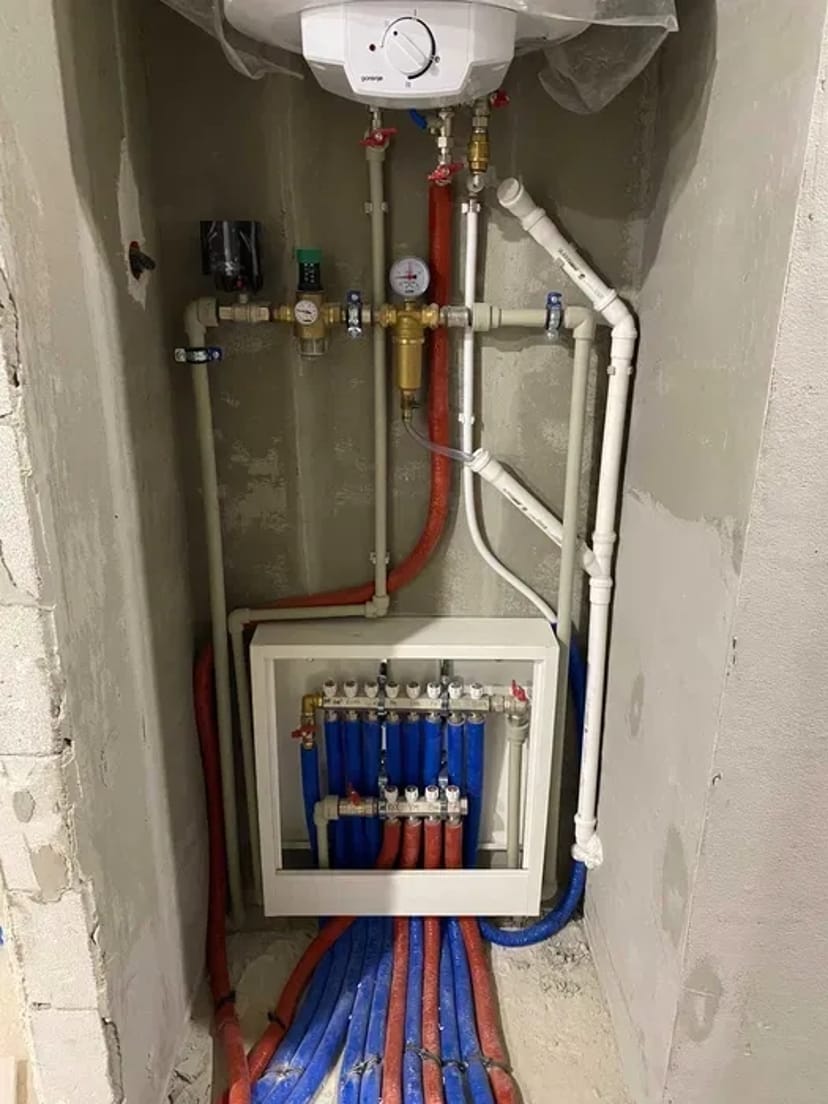 Монтаж опалення. Водопостачання. Тепла підлога. Батареї.