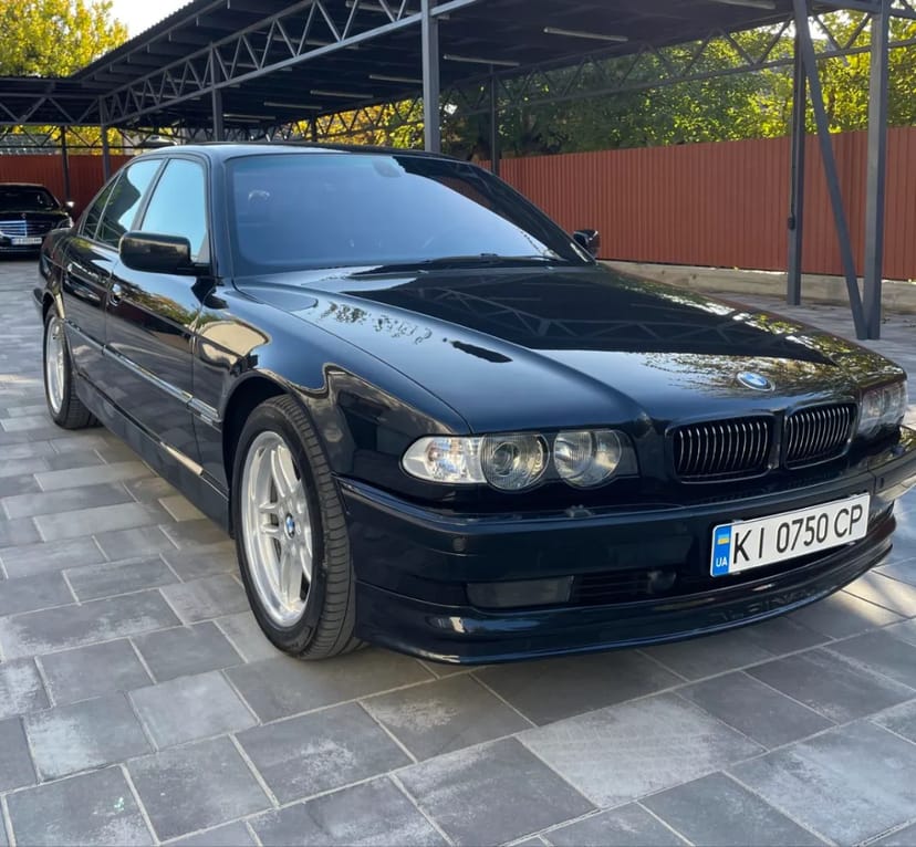 BMW 750i 2001  