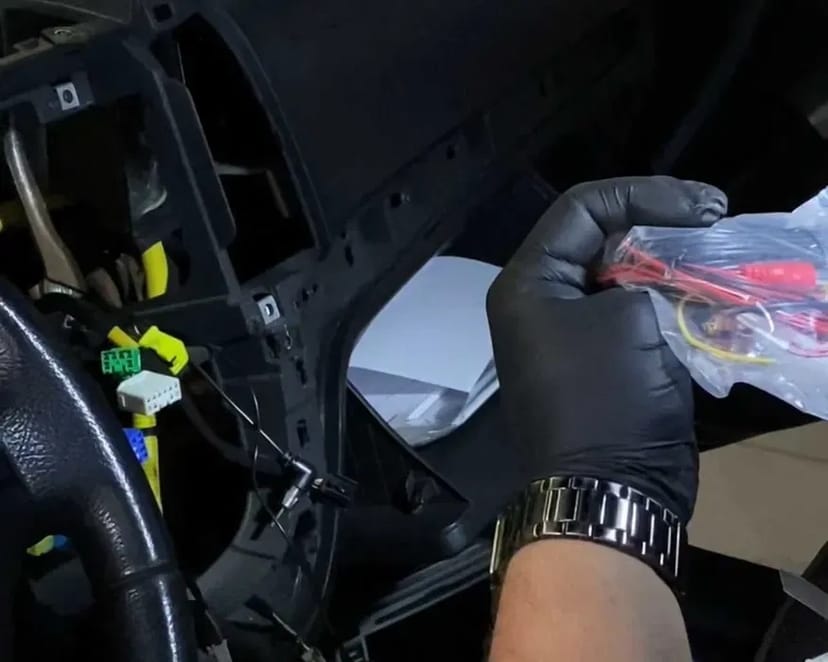 Професійна установка автомобільних магнітол та мультимедійних систем будь-якої складності з гарантією.