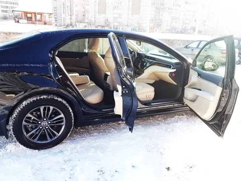150 Toyota Camry V70 чорна замовити авто на весілля