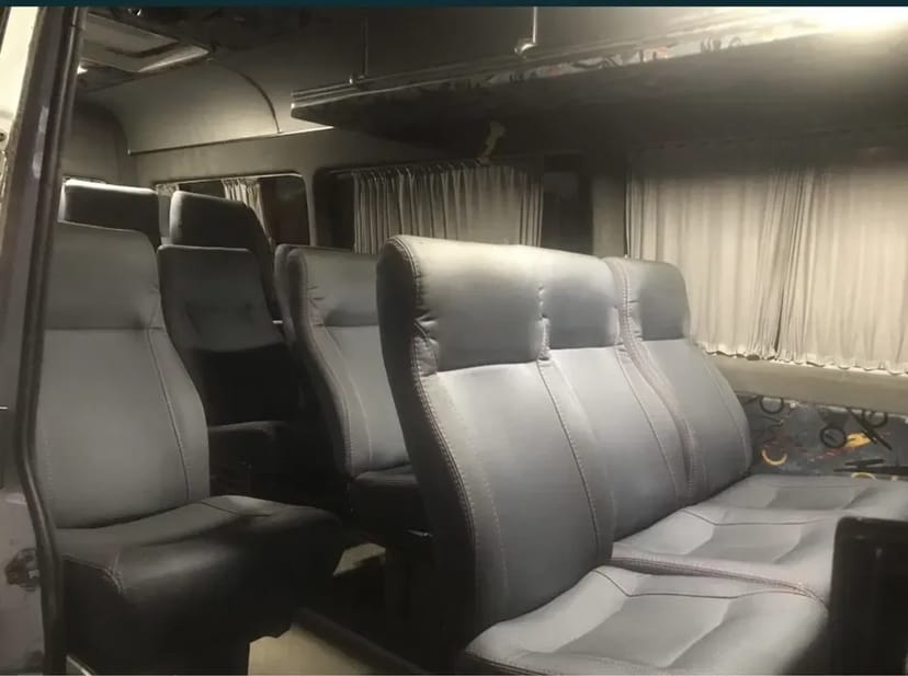 Пасажирські перевезення з водієм 