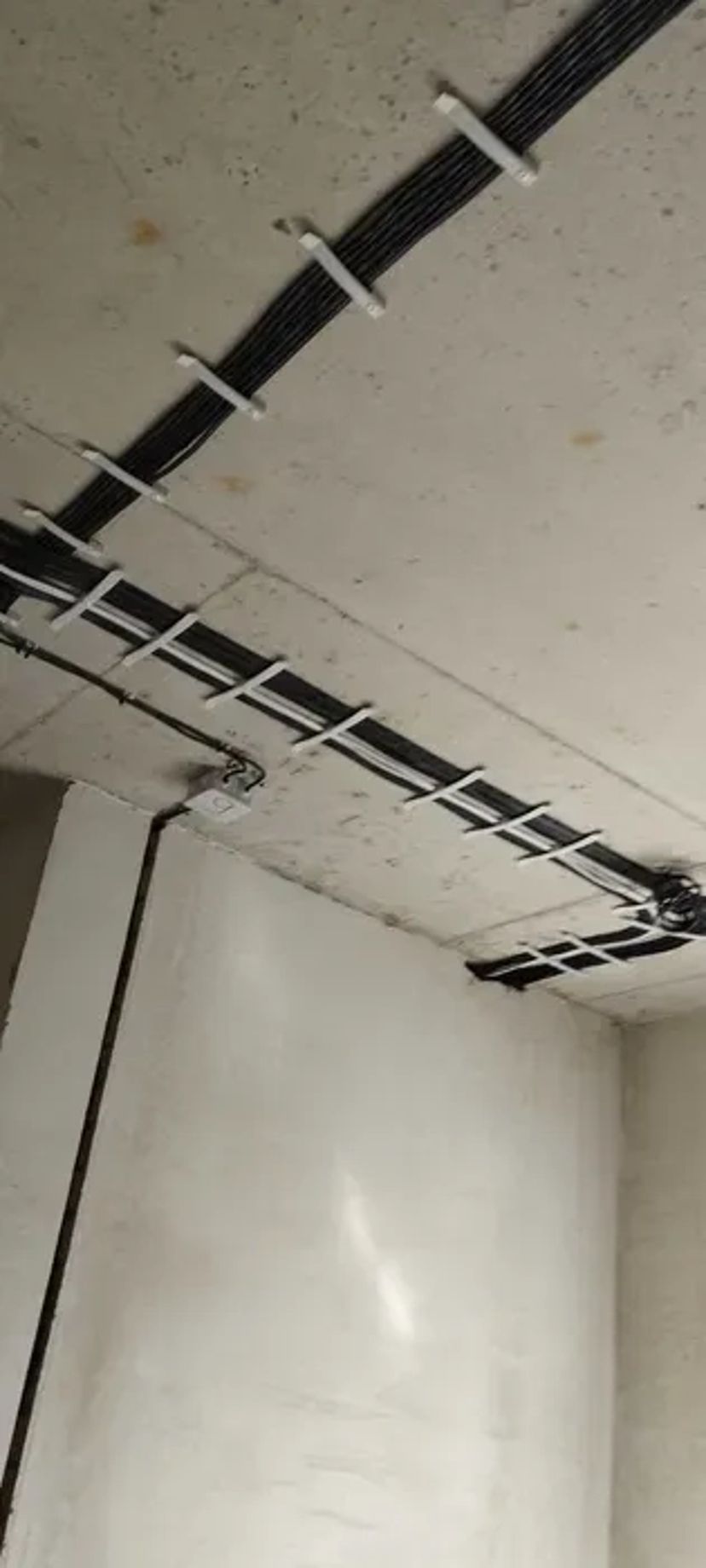 Якісна електрика під ключ. Нова проводка та заміна старої.