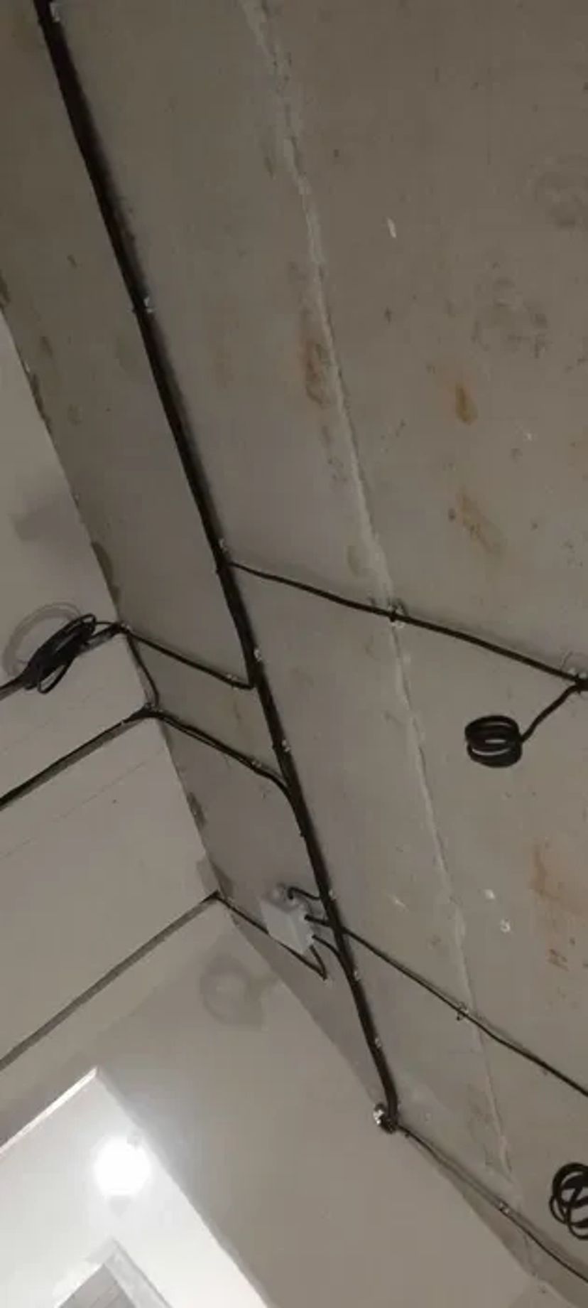 Якісна електрика під ключ. Нова проводка та заміна старої.