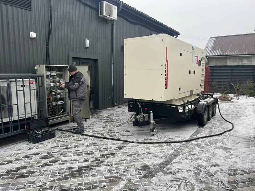 Дизельни генераторі , електростанції