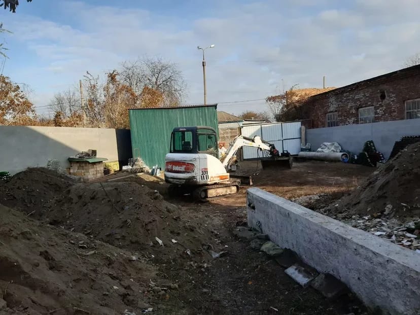 Послуги гусеничного трактора екскаватор