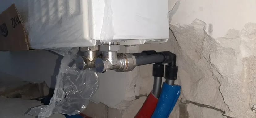 Заміна радіаторів встановлення труб опалення поміняти батарею опалення