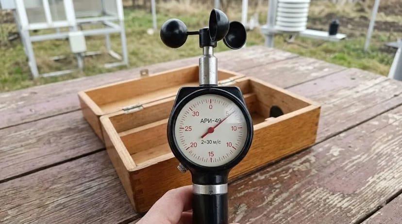 Анемометр АРИ-49 — для вимірювання швидкості вітру (2–30 м/с)