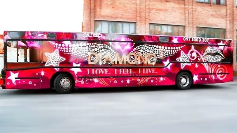 369 Party Bus Diamond Party Bus на день народження
