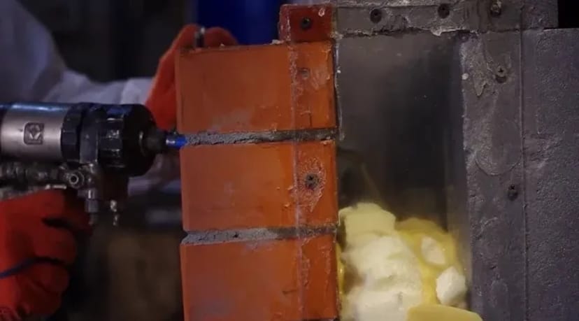 Утеплення пустот в стіні