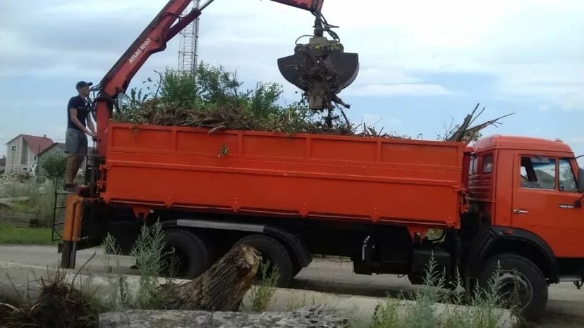 Экскаватор . Копка. Чистка участка