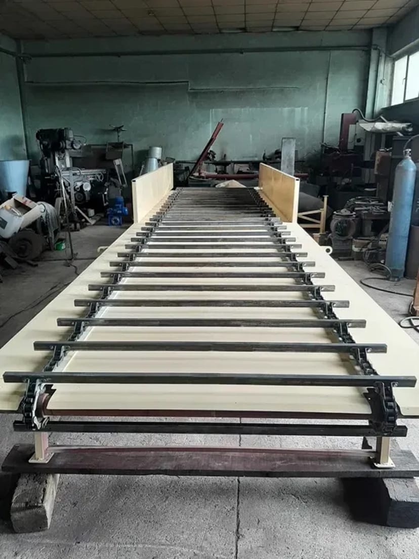 Виробляємо транспортер для тюків соломи в соломорізку.