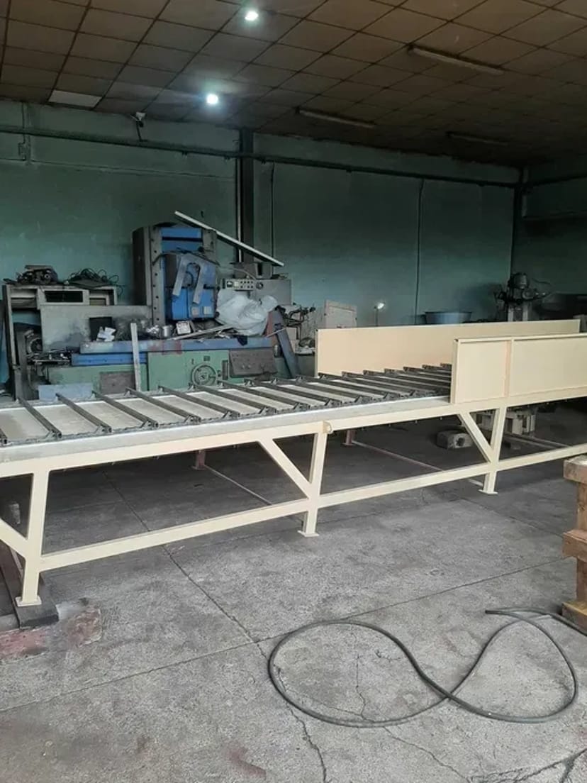 Виробляємо транспортер для тюків соломи в соломорізку.