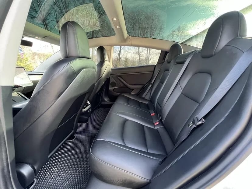 Авто Tesla Model 3 2021р