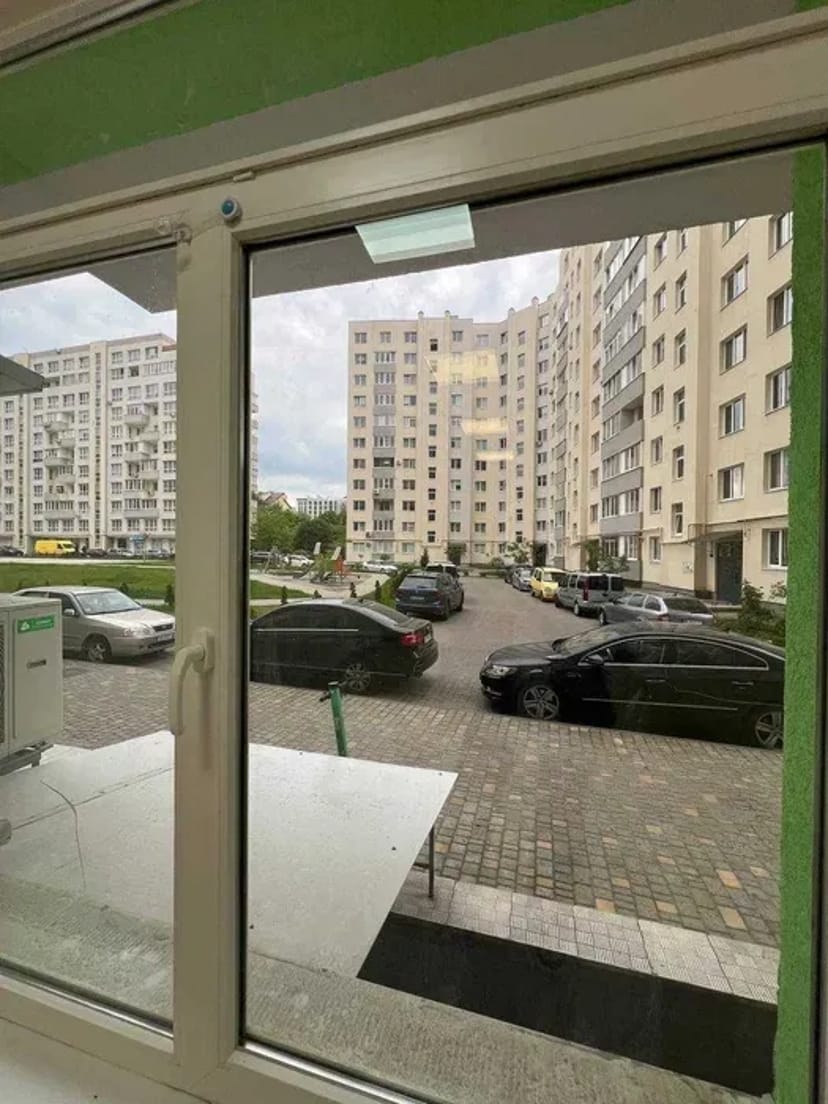 Фасадне комерційне приміщення 110 м² вул.Тернопільська, 21к
