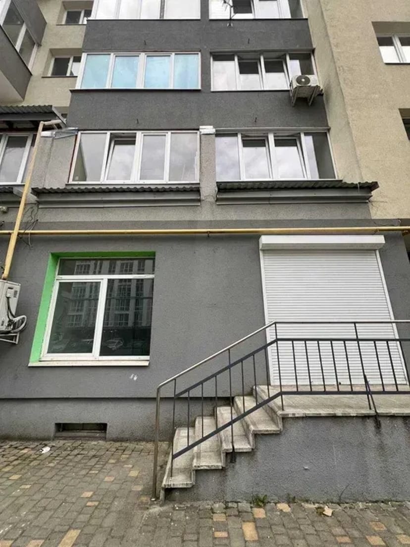 Фасадне комерційне приміщення 110 м² вул.Тернопільська, 21к