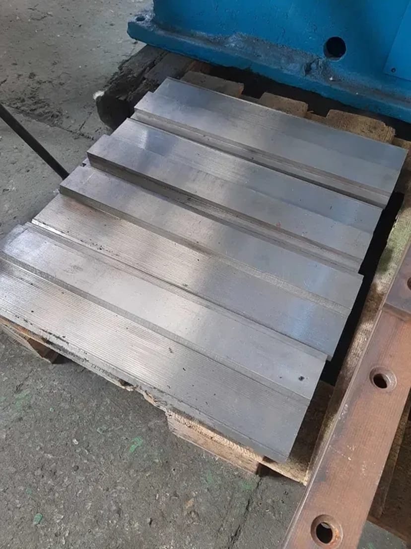 Ножі та матриці для листозгинів відновлення та виготовлення