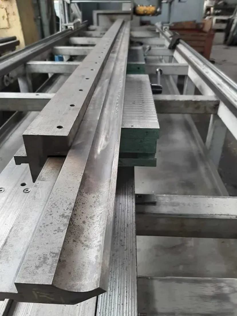 Ножі та матриці для листозгинів відновлення та виготовлення