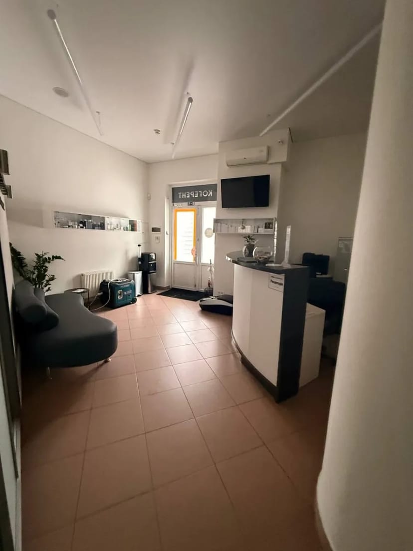 Фасадне приміщення 104 м2 на Лівобережній