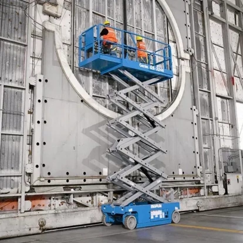 Підйомники для робіт на висоті, (ножичні, колінчасті)