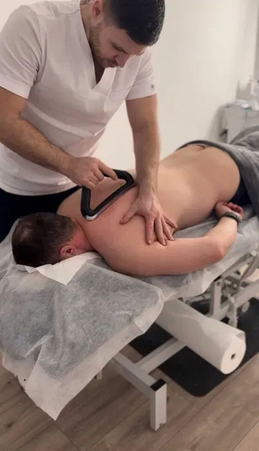 Лікар-реабілітолог, Лікувальний масаж