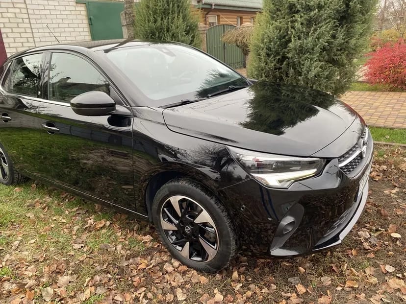 Автомобіль Opel Corsa E 2020 року. Електро, реальний запас ходу 280-300 (в залежності від манери їзди).