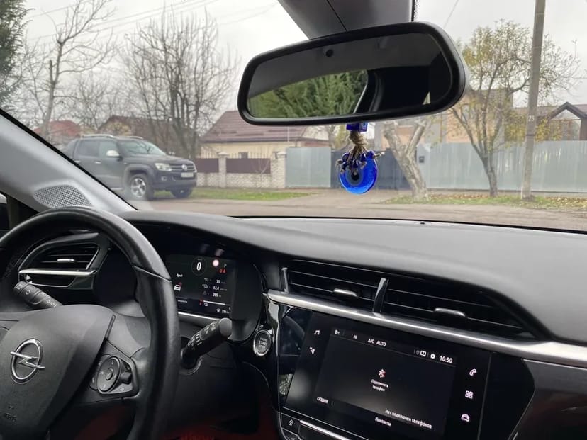 Автомобіль Opel Corsa E 2020 року. Електро, реальний запас ходу 280-300 (в залежності від манери їзди).