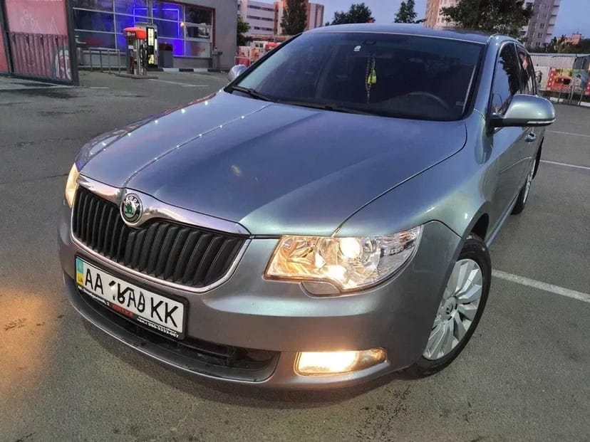 Авто Мерс, Інфініті, SKODA Шкода, Пежо, АУДІ, можливо з правом викупу