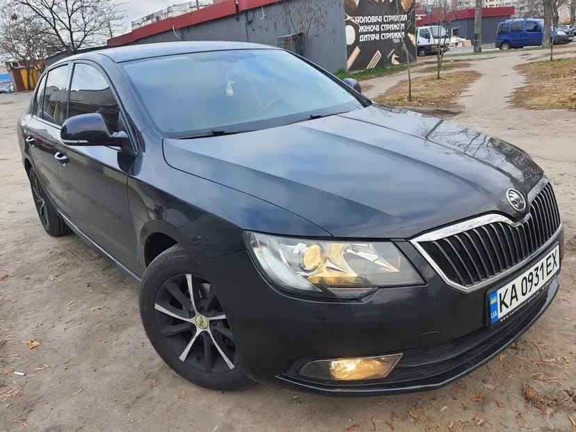Авто Мерс, Інфініті, SKODA Шкода, Пежо, АУДІ, можливо з правом викупу