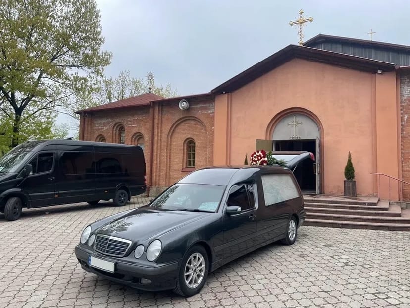 Катафалк , Перевезення померлих, Ритуальні послуги