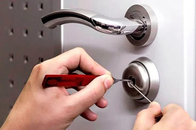 Аварійне відкриття замків квартир, офісів, гаражів, автомобілів, сейфів