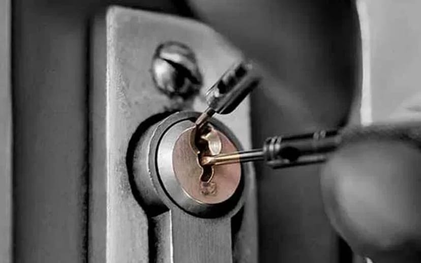 Аварійне відкриття замків квартир, офісів, гаражів, автомобілів, сейфів