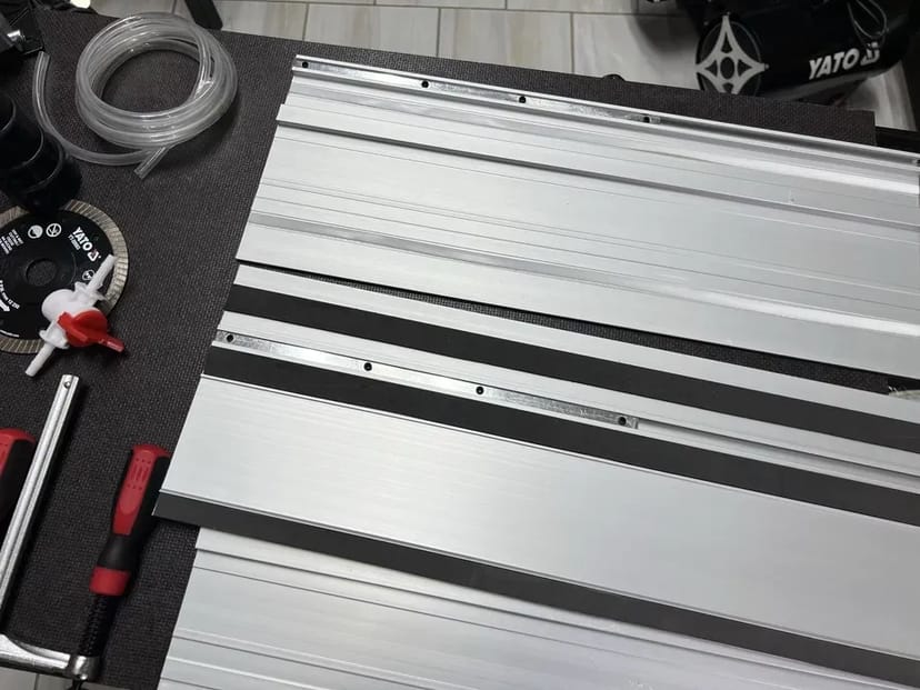 Плиткоріз YATO YT-821591 з направляючою Регулювання кута 45°